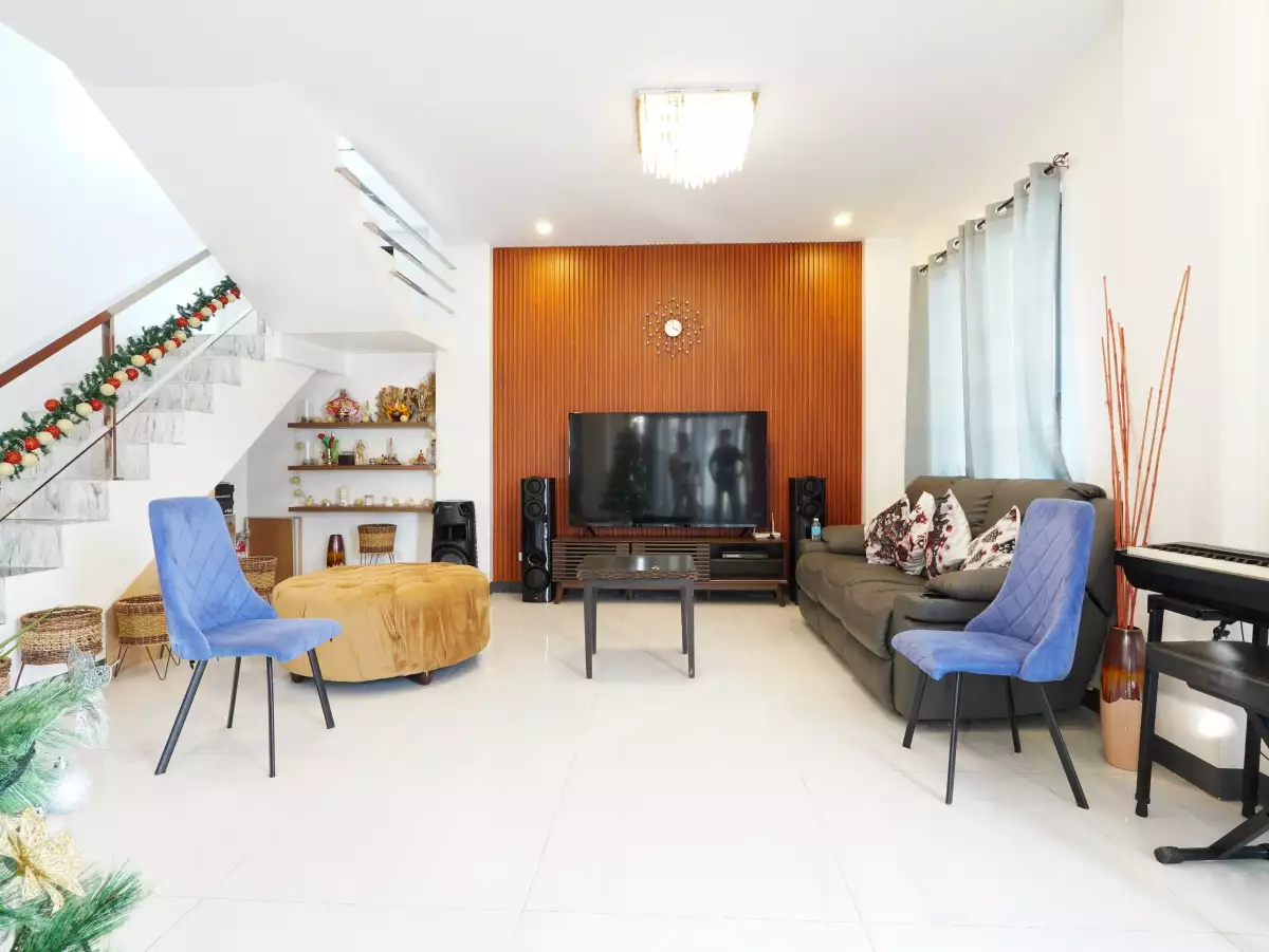 4 Bedroom House and Lot with 2 Garage — House and Lot in Bagong Silingan, Lapu-Lapu City, Cebu — Photo 4