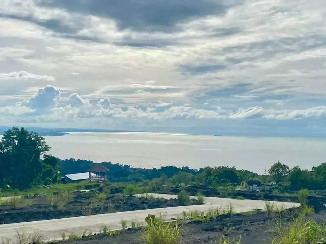 RUSH FOR ASSUME 4 BR HOUSE AND LOT !SAVE AS MUCH AS 1M  !ONLY 1.4M assume price — House and Lot in Cagayan De Oro City, Misamis Oriental, Philippines — Photo 2