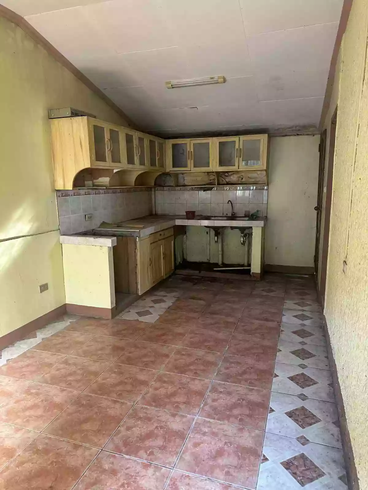 Open photo 11 of 11 — Maruz Subd. House and Lot for Sale