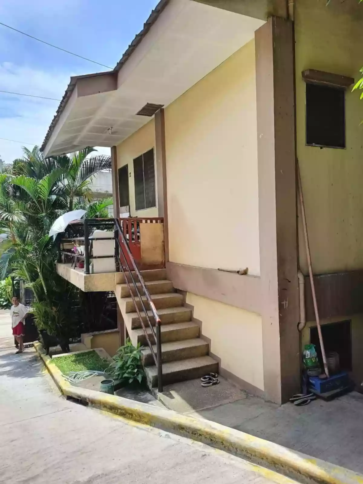 Open photo 20 of 33 — 3 STOREY BUILDING WITH ROOF TOP AND  5 APARTMENT UNITS FOR SALE