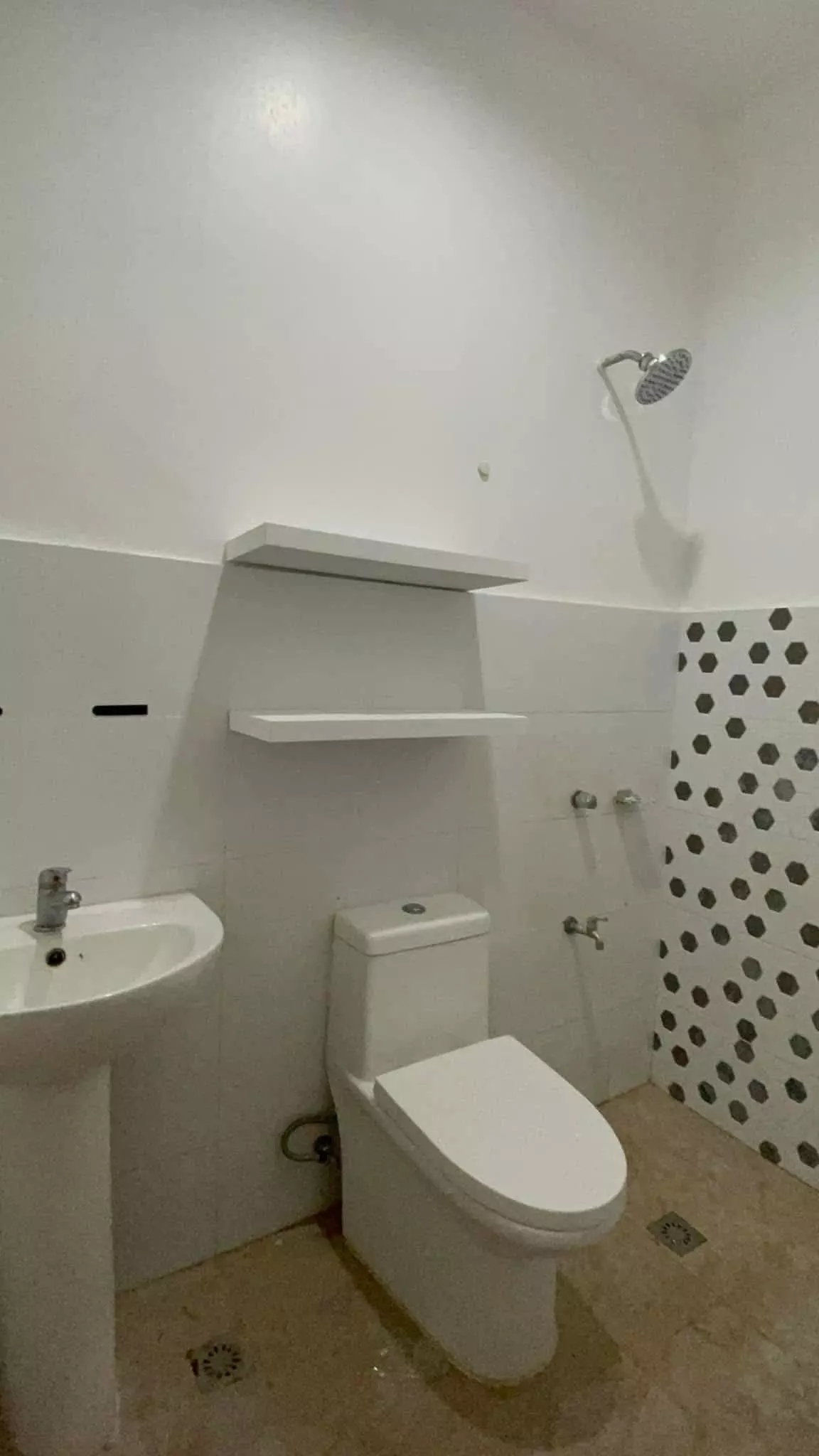 Spacious 3Bedroom Apartment in Daro Dumaguete City @ Php 20k per month — Apartment in East J. Blanco Drive, Dumaguete City, Negros Oriental — Photo 5