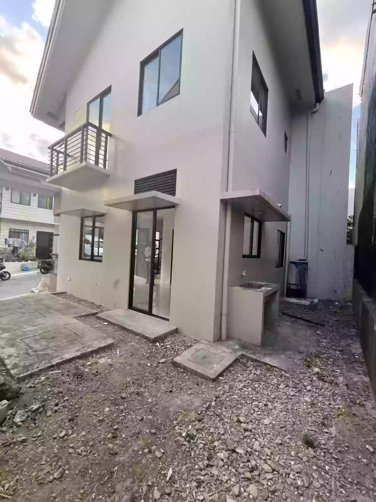 Be the first occupant of this rfo 4BR H&L in Concolacion Cebu — House and Lot in R. Montecillo Street, Liloan, Cebu — Photo 2