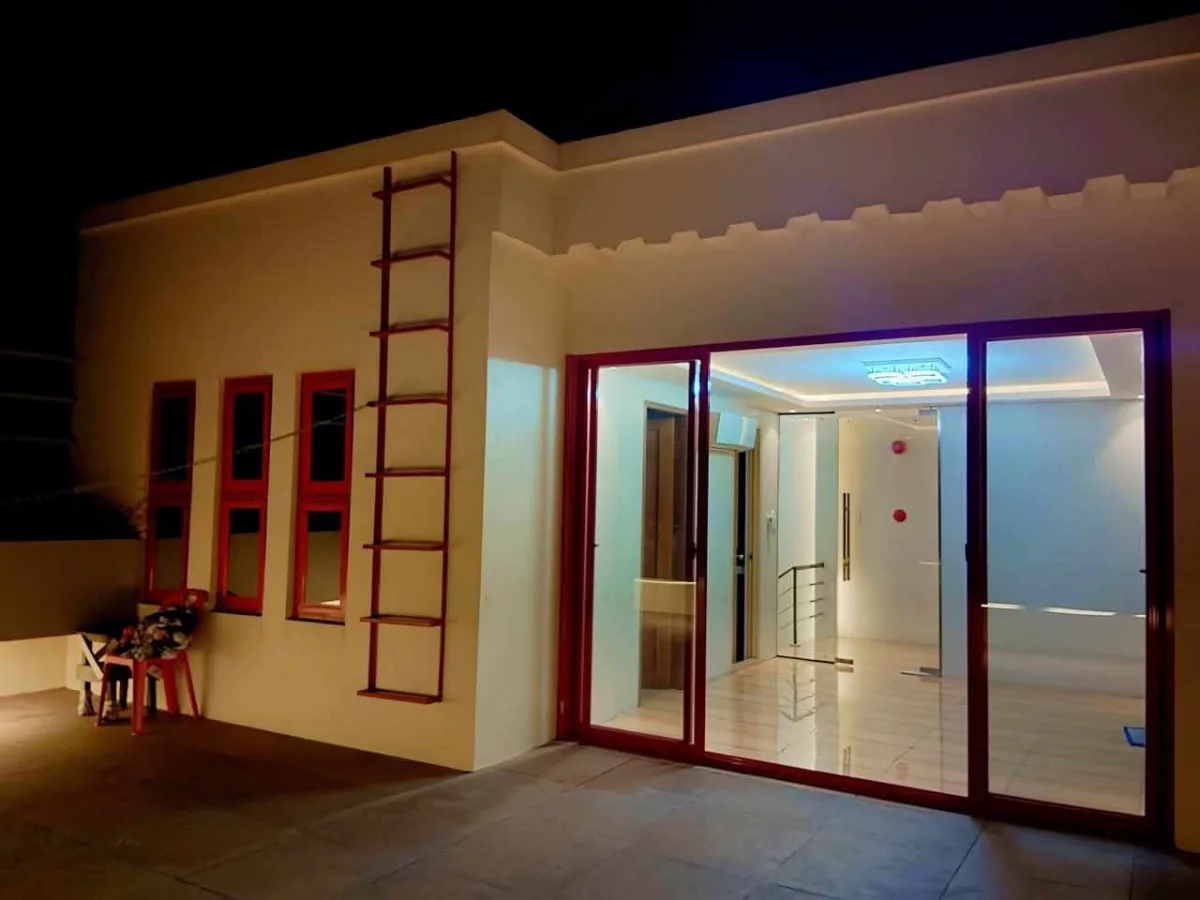 COMMERCIAL/RESIDENTIAL PROPERTY FOR SALE — Building in Quezon City, Metro Manila, Philippines — Photo 6
