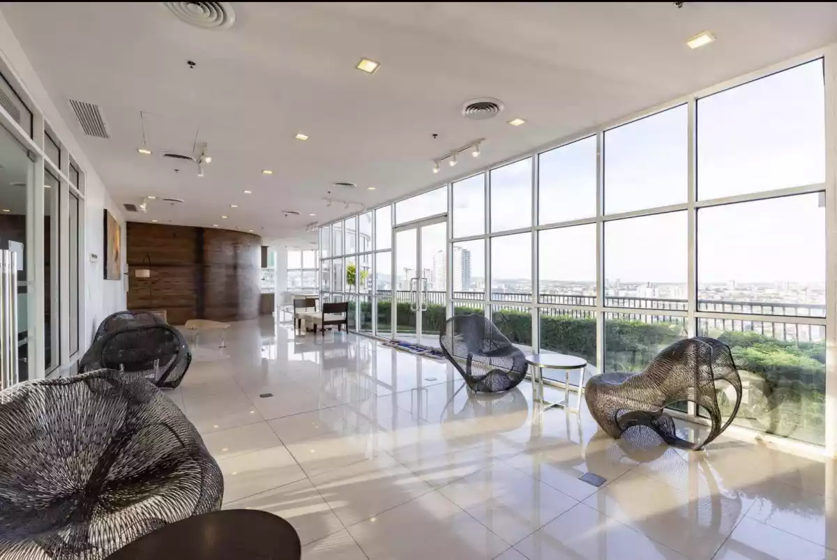 Open photo 13 of 19 — FOR SALE – Calyx Residences Executive Studio Corner Unit