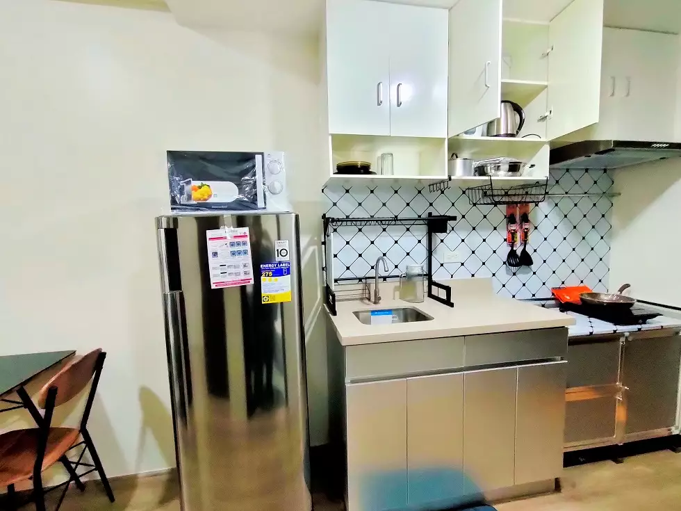 Open photo 8 of 13 — For Rent: MEDIAN Studio Condo in Lahug, Cebu City — 22 sqm Unfurnished