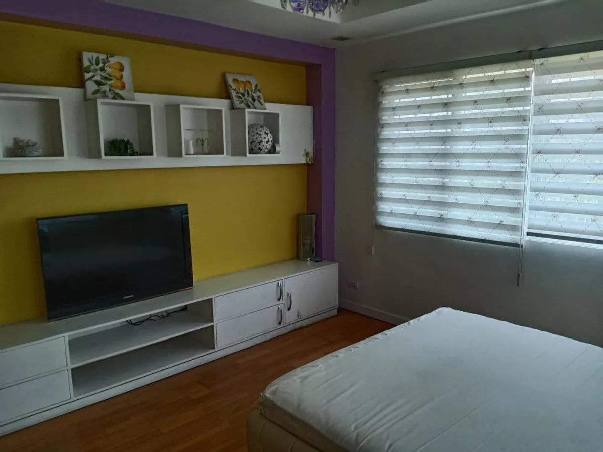 Open photo 12 of 13 — Spacious 5Bedrooms House for Sale in Fairview Village Talisay