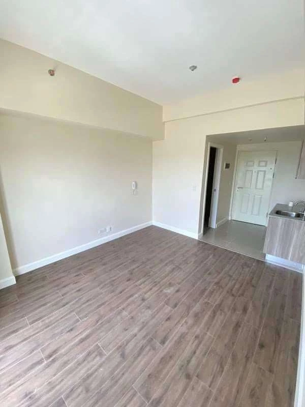 SACRIFICE SALE STUDIO UNIT IN GRAND RESIDENCES NORTH TOWER A WITH GOLF COURSE VIEW