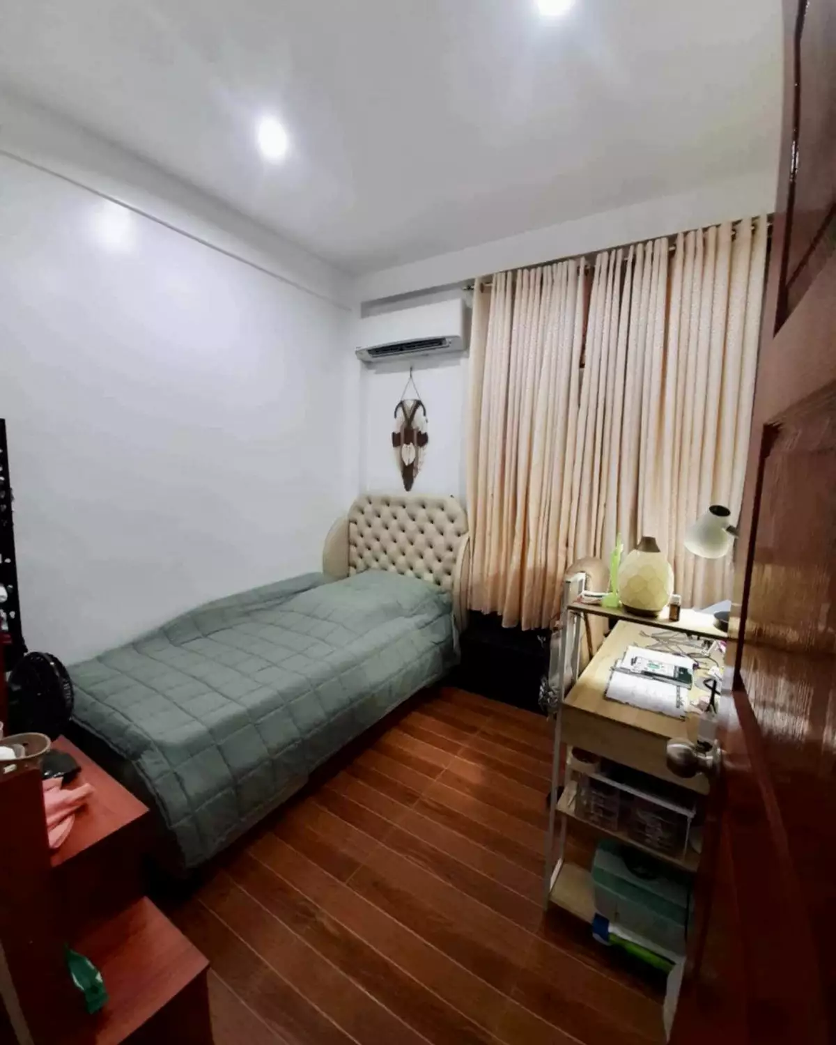 Open photo 11 of 15 — Semi-furnished Beautiful House in a gated subdivision near malls