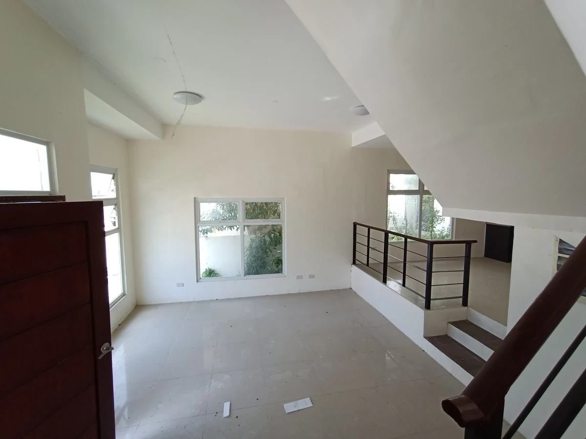 Open photo 11 of 18 — RENT TO OWN Elegant 2-Storey House and Lot in Velmiro Heights, Minglanilla, Cebu!