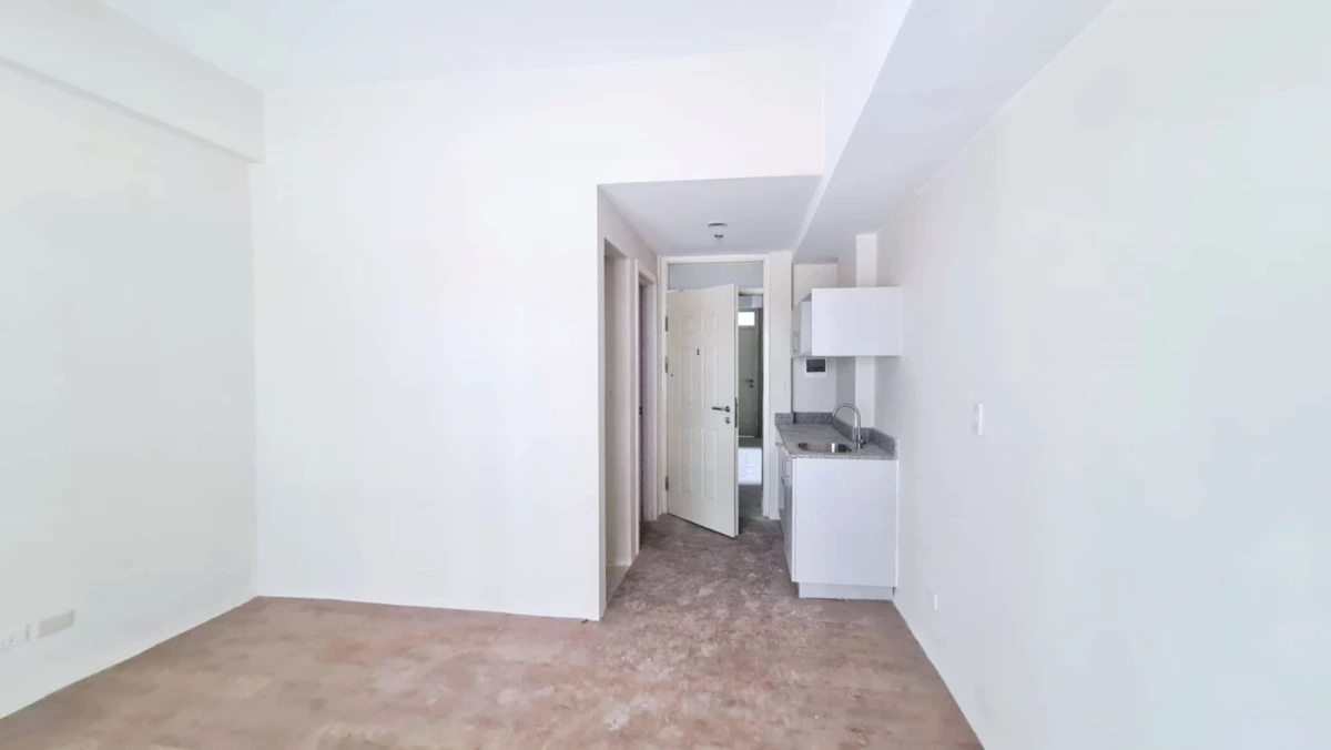 READY FOR OCCUPANCY 27 SQM STUDIO WITH BALCONY FOR SALE — Studio in Lapu-Lapu City, Cebu — Photo 2