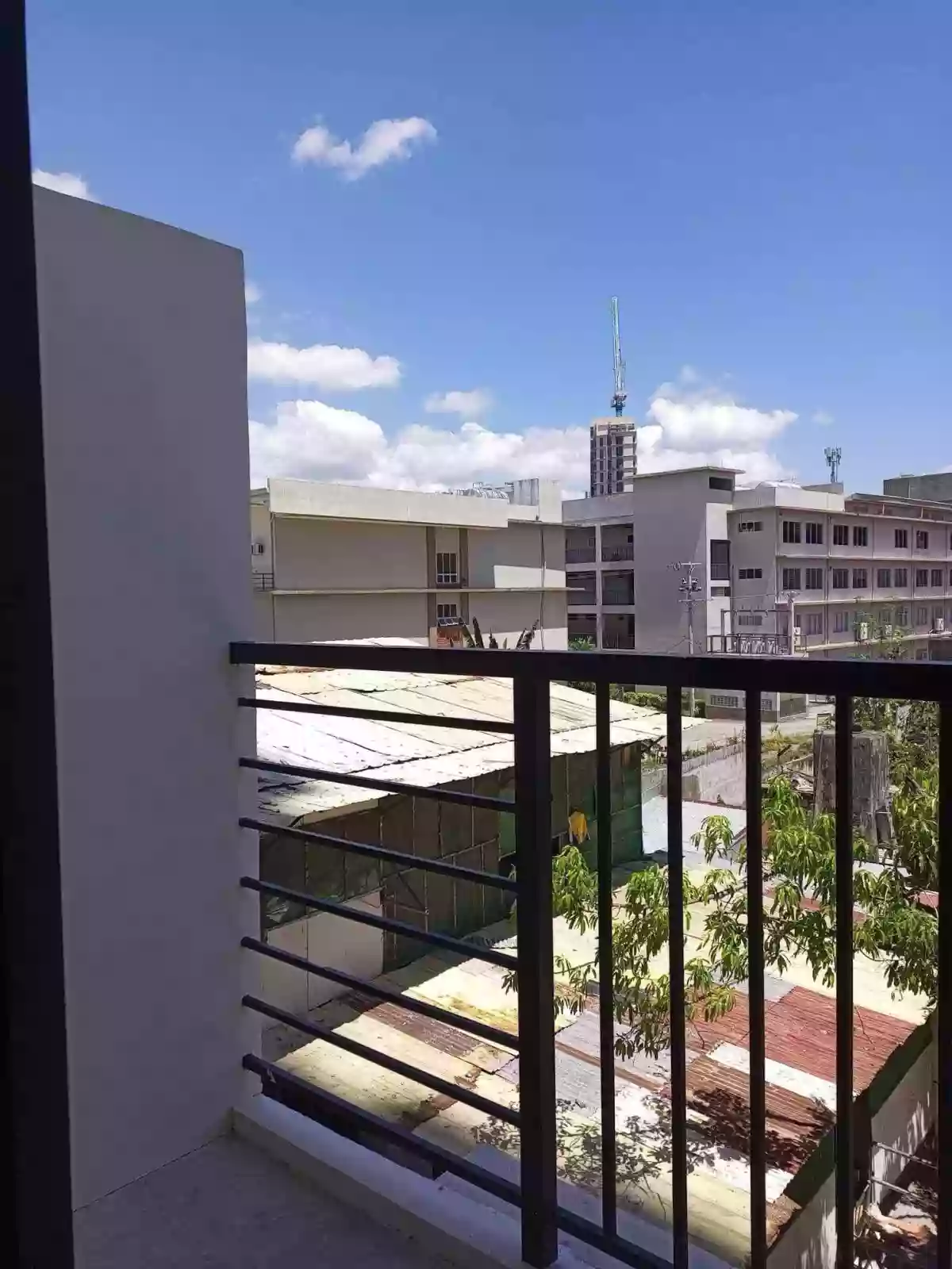 Unfurnished Studio Unit for Rent at The Median — Studio in La Guardia Ext., Cebu City, Cebu — Photo 2