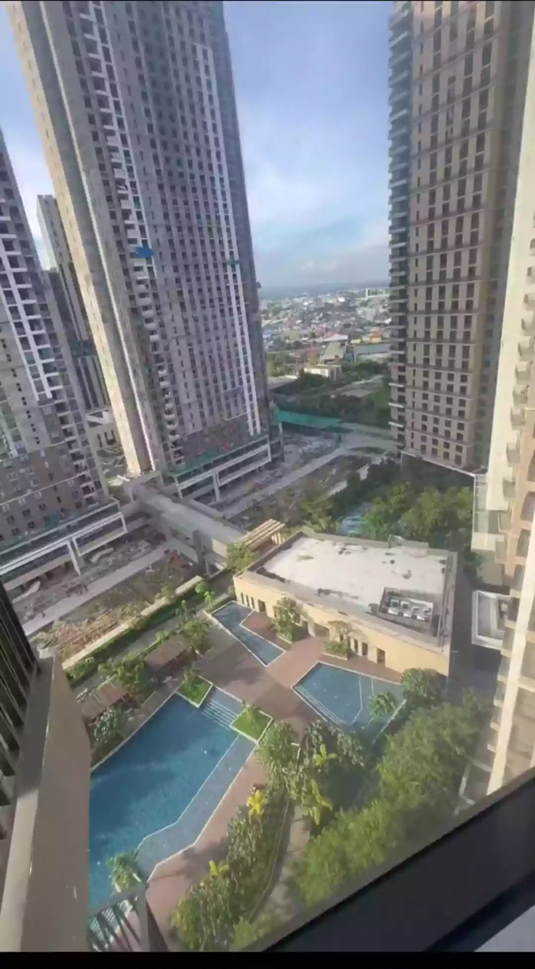For Sale 2-Bedroom Suite with Balcony & 1 Parking slot  @ Mandani Bay Tower 2 