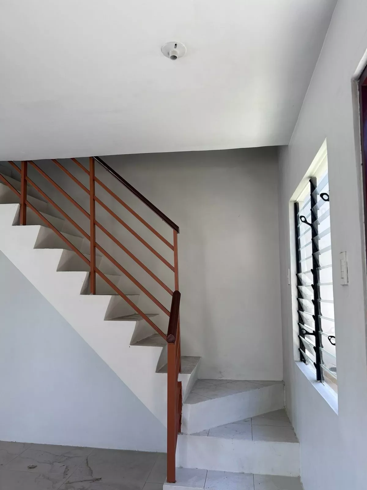 For Assume! Affordable Townhouse in Casa Mira South Naga — Townhouse in San Fernando, Cebu, Philippines — Photo 4