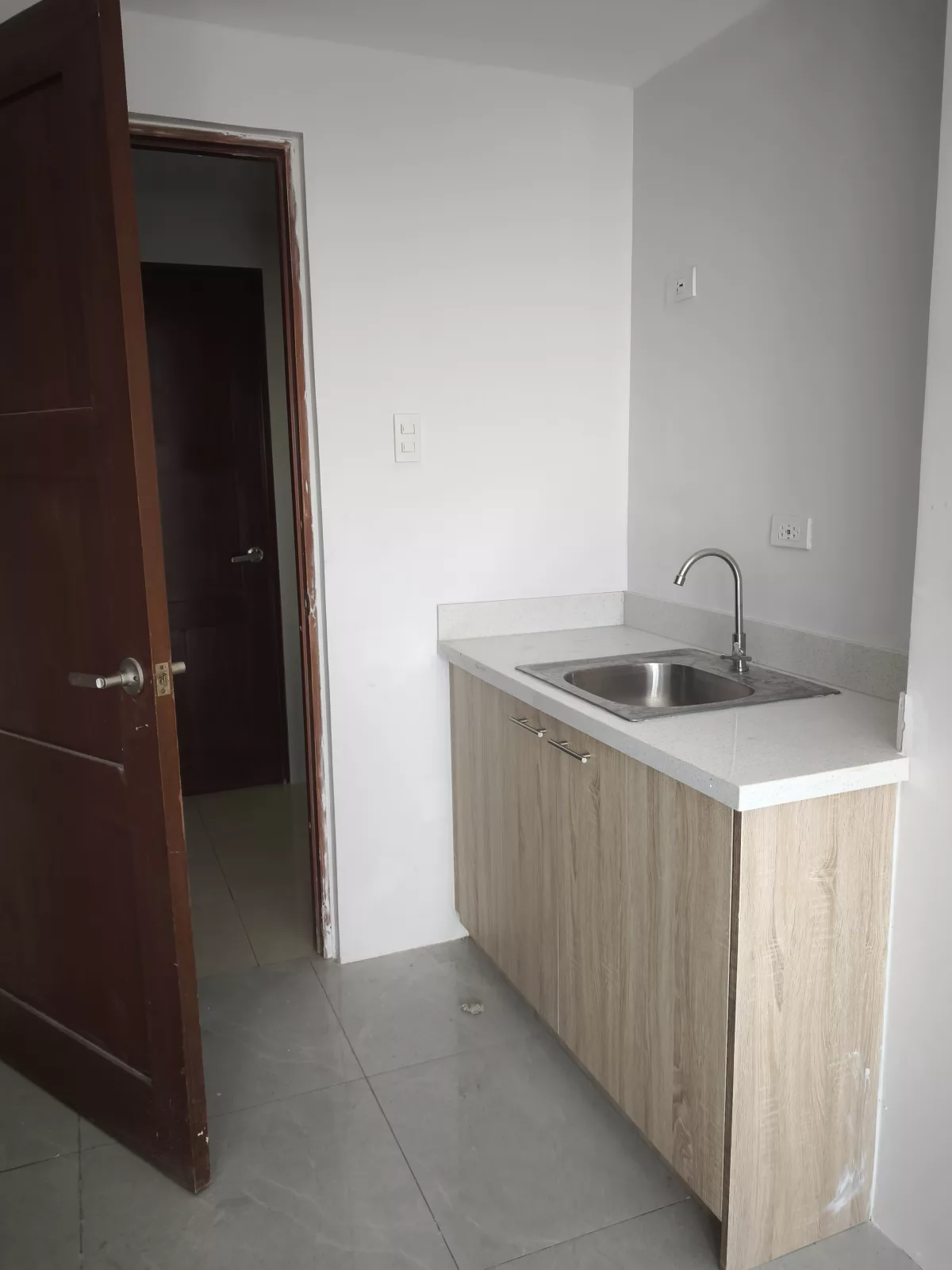 Sacrifice sale for Assume studio with balcony — Studio in Mandaue City — Photo 2