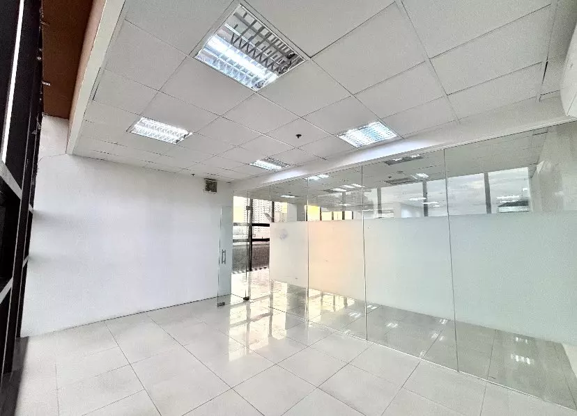 195.57 Sqm. Office Space For Rent In A.S. Fortuna Mandaue City — Office in Mandaue City, Cebu, Philippines — Photo 4