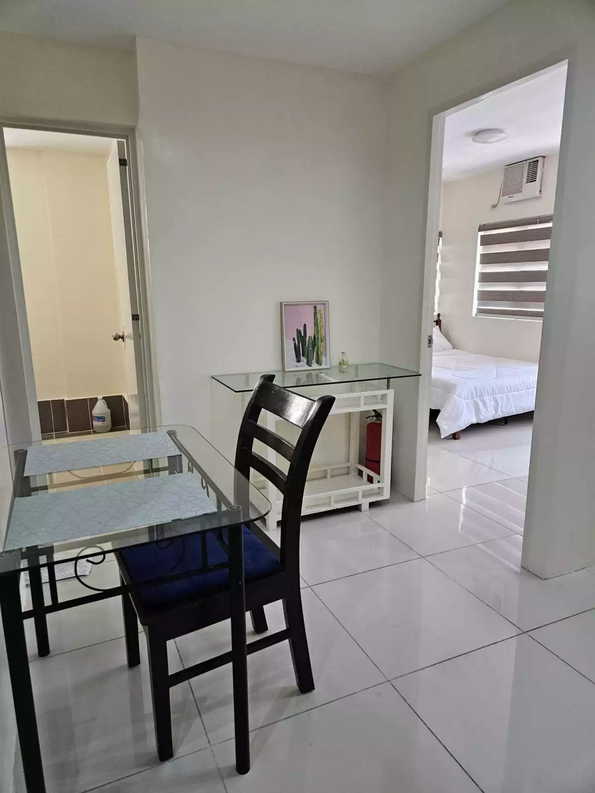 FOR SALE 2 BEDROOM WITH PARKING IN MIDPOIINT