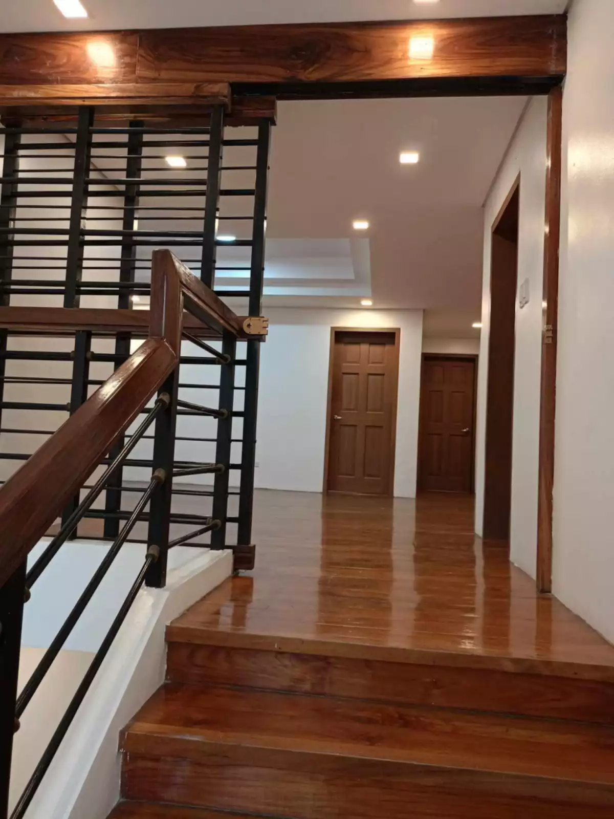 Open photo 15 of 21 — HOUSE FOR SALE – Loyola Grand Villas, Marikina City