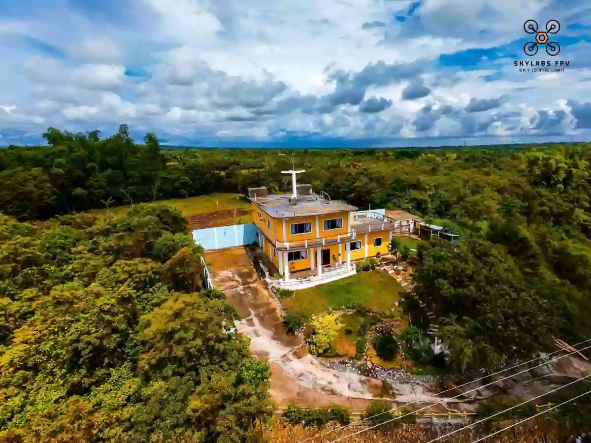 Overlooking House and Lot in Daanbantayan Cebu — House and Lot in Daanbantayan, Cebu, Philippines — Photo 3