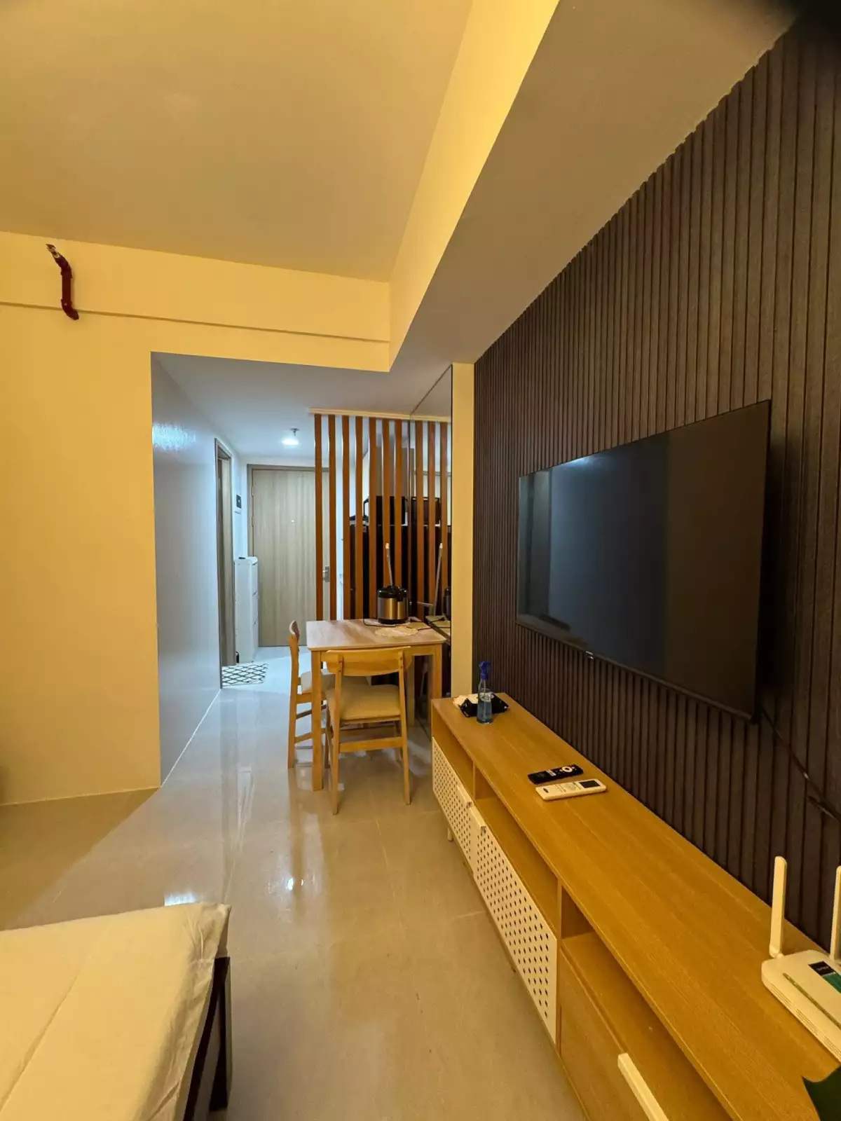 FULLY-FURNISHED NEWLY TURN-OVER STUDIO UNIT FOR RENT — Studio in Dionisio Jakosalem Street, Cebu City, Cebu — Photo 2