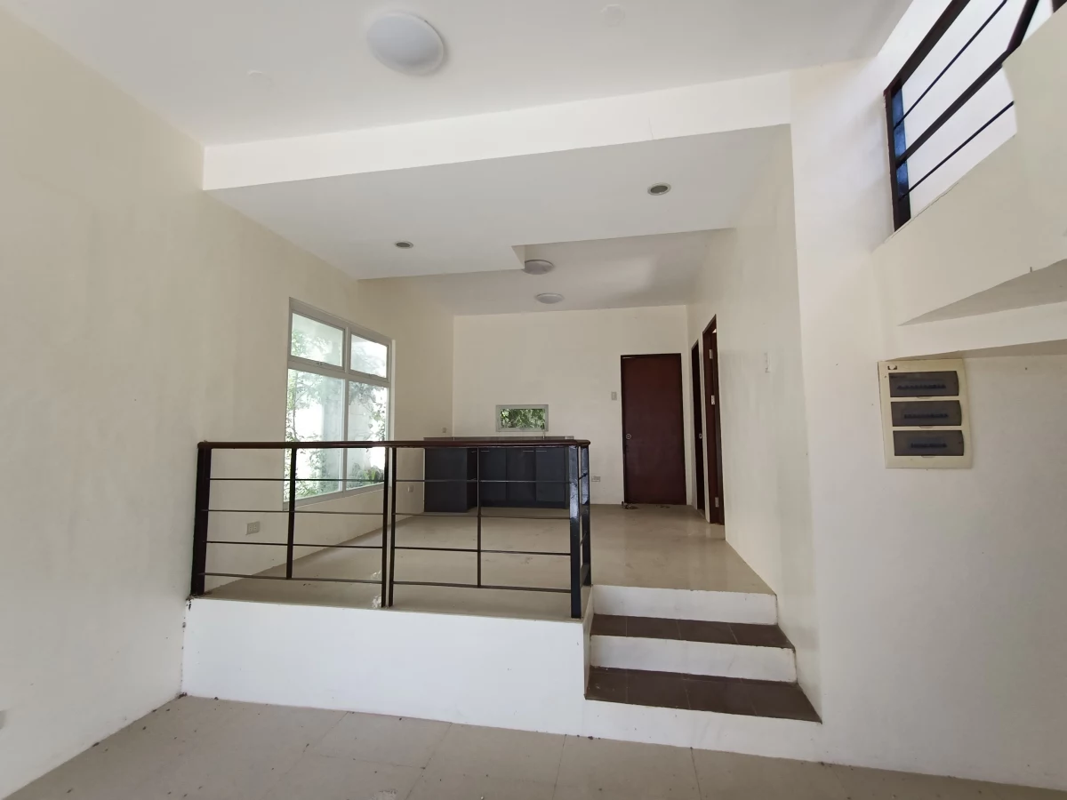 Open photo 12 of 18 — RENT TO OWN Elegant 2-Storey House and Lot in Velmiro Heights, Minglanilla, Cebu!