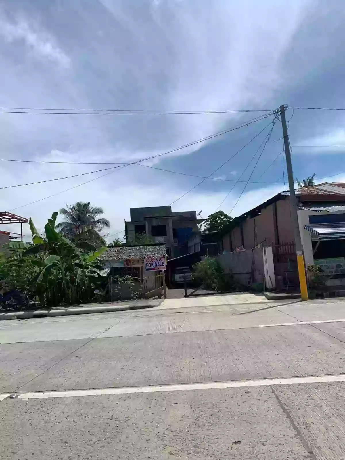 HOUSE AND LOT FOR SALE!