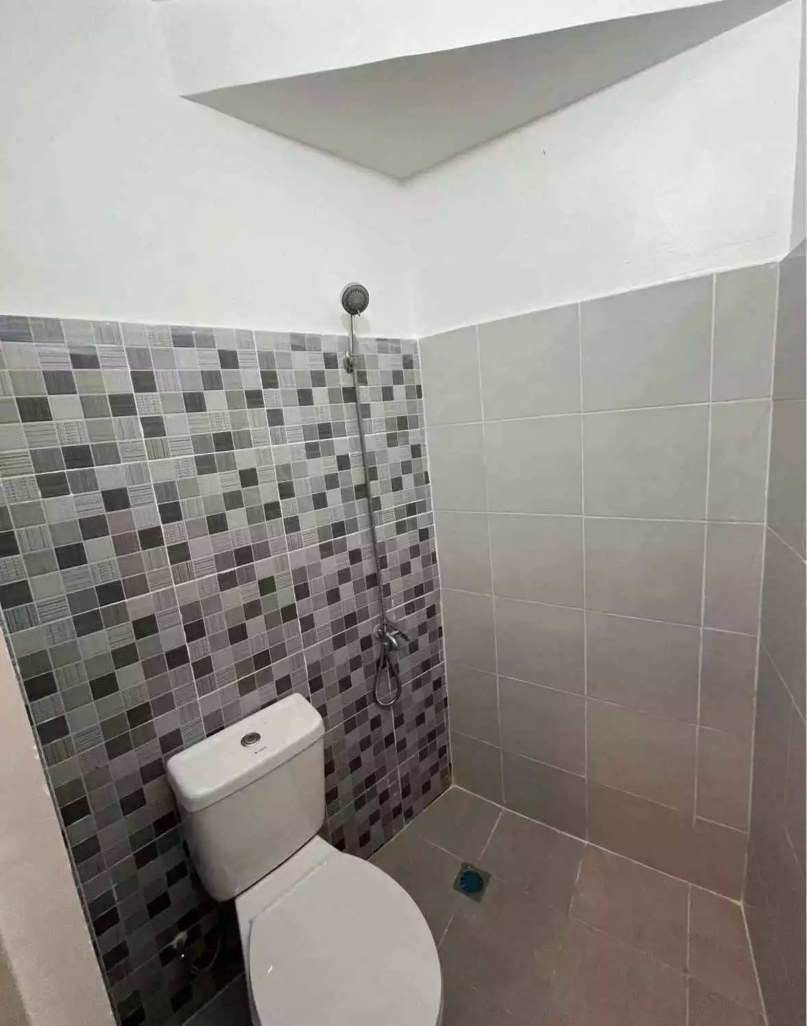 Open photo 11 of 19 — House and lot for sale with separate Apartment building in Cebu City