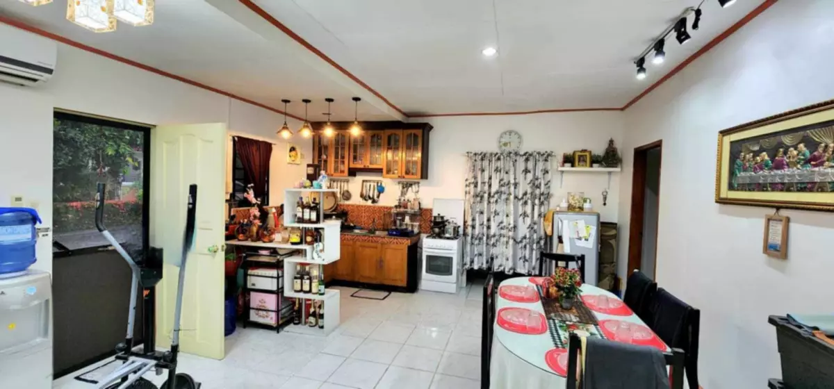 For Sale: House and Lot in Silliman Heights, Dumaguete City — House and Lot in Dumaguete City, Negros Oriental, Philippines — Photo 6