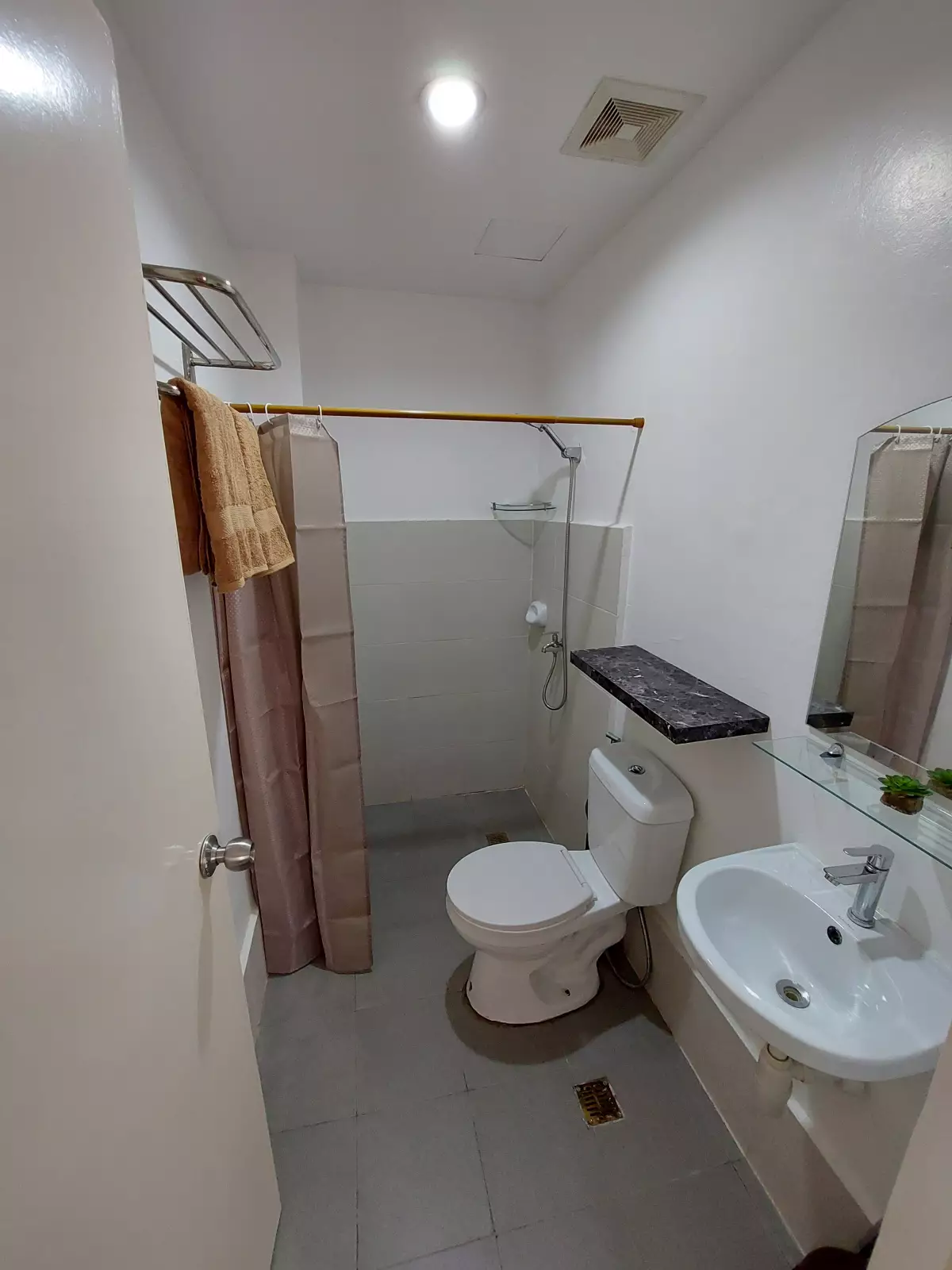 Furnished Condo for Rent Minglanilla Cebu Php15K/month Modena Townsquare Minglanilla! — Studio in Minglanilla, Cebu, Philippines — Photo 7