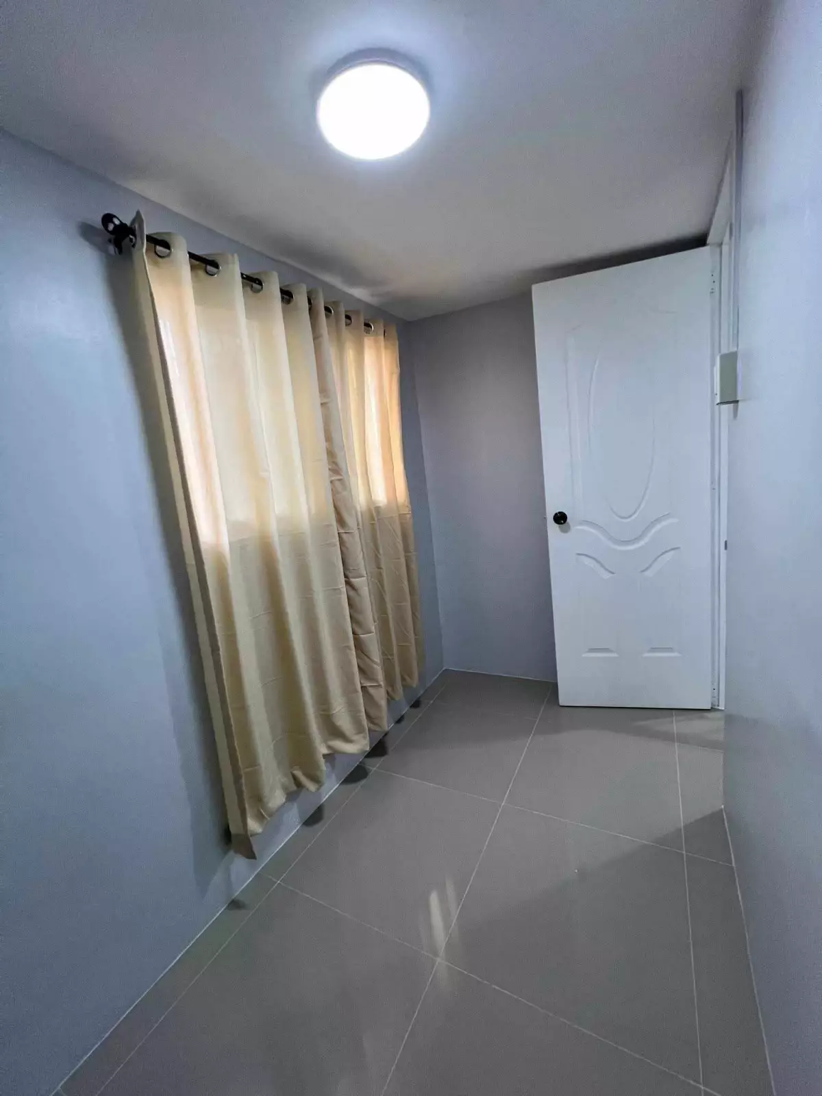 Newly Renovated Townhouse For Assume — Townhouse in Deca Homes Phase 4a, Minglanilla, Cebu — Photo 2