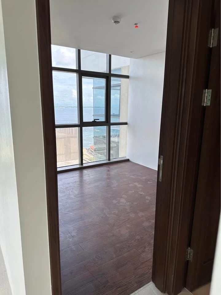 2 Br Corner with Balcony 20th Floor Condominium Tambuli For Sale — 2 Bedrooms in Maribago, Mactan Island, Lapu-lapu — Photo 6
