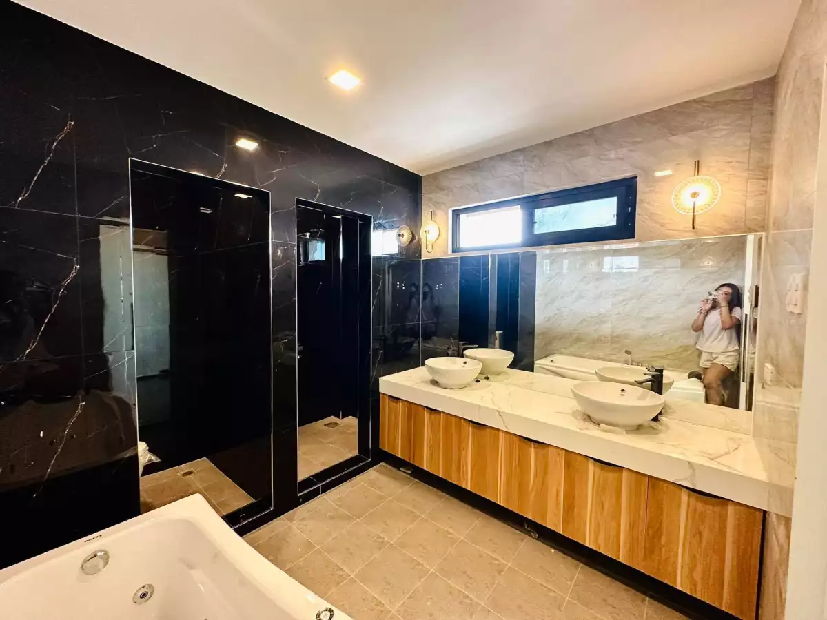 MODERN HOUSE FPR SALE INSIDE CEBU ROYALE ESTATE CONSOLACION 35M ONLY — House and Lot in Consolacion, Cebu, Philippines — Photo 6