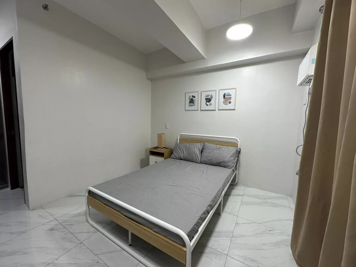 SEMI-FURNISHED STUDIO UNIT — Studio in Cebu City, Cebu — Photo 2