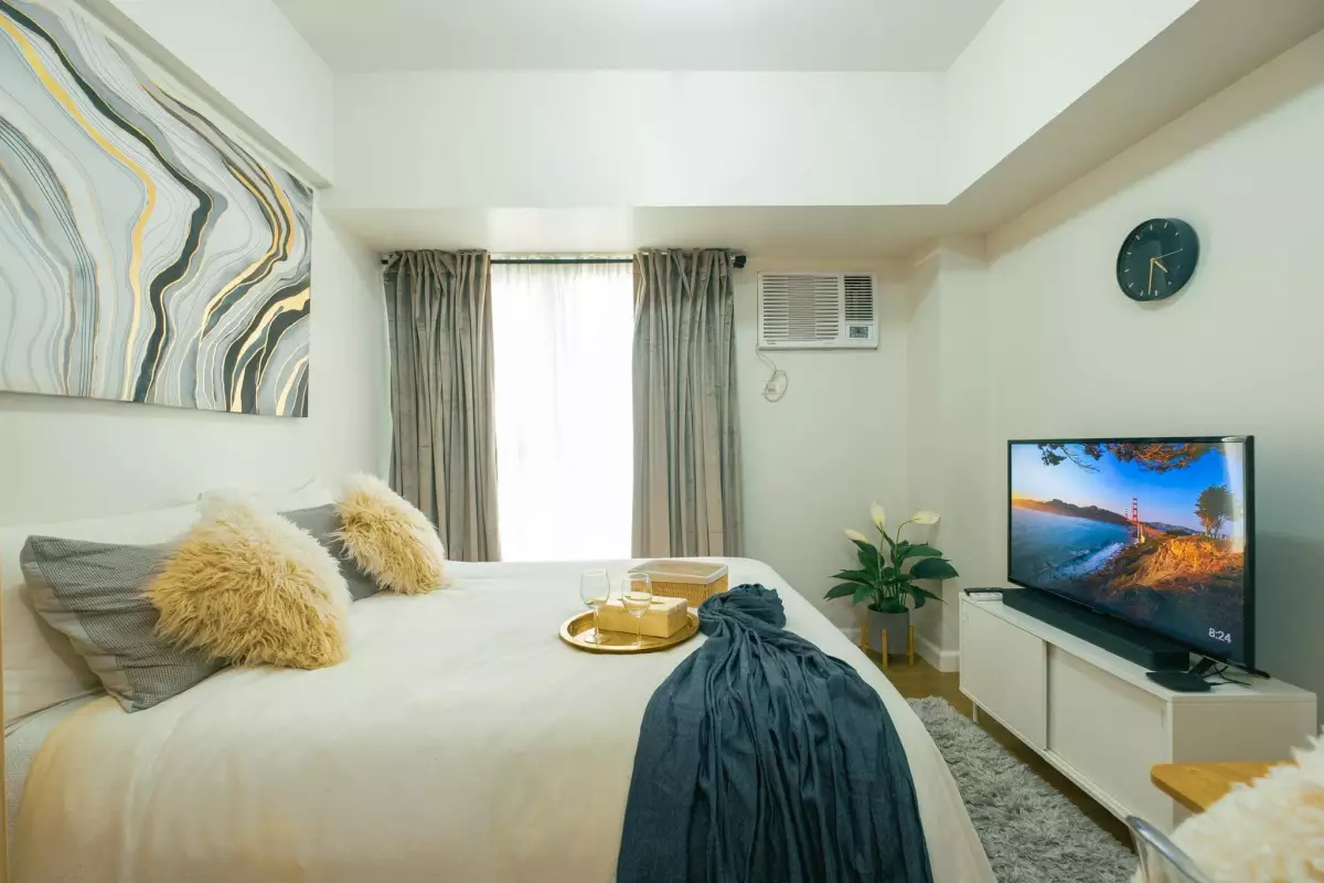 Open photo 13 of 17 — Studio Unit in Solinea Lazuli for Sale 