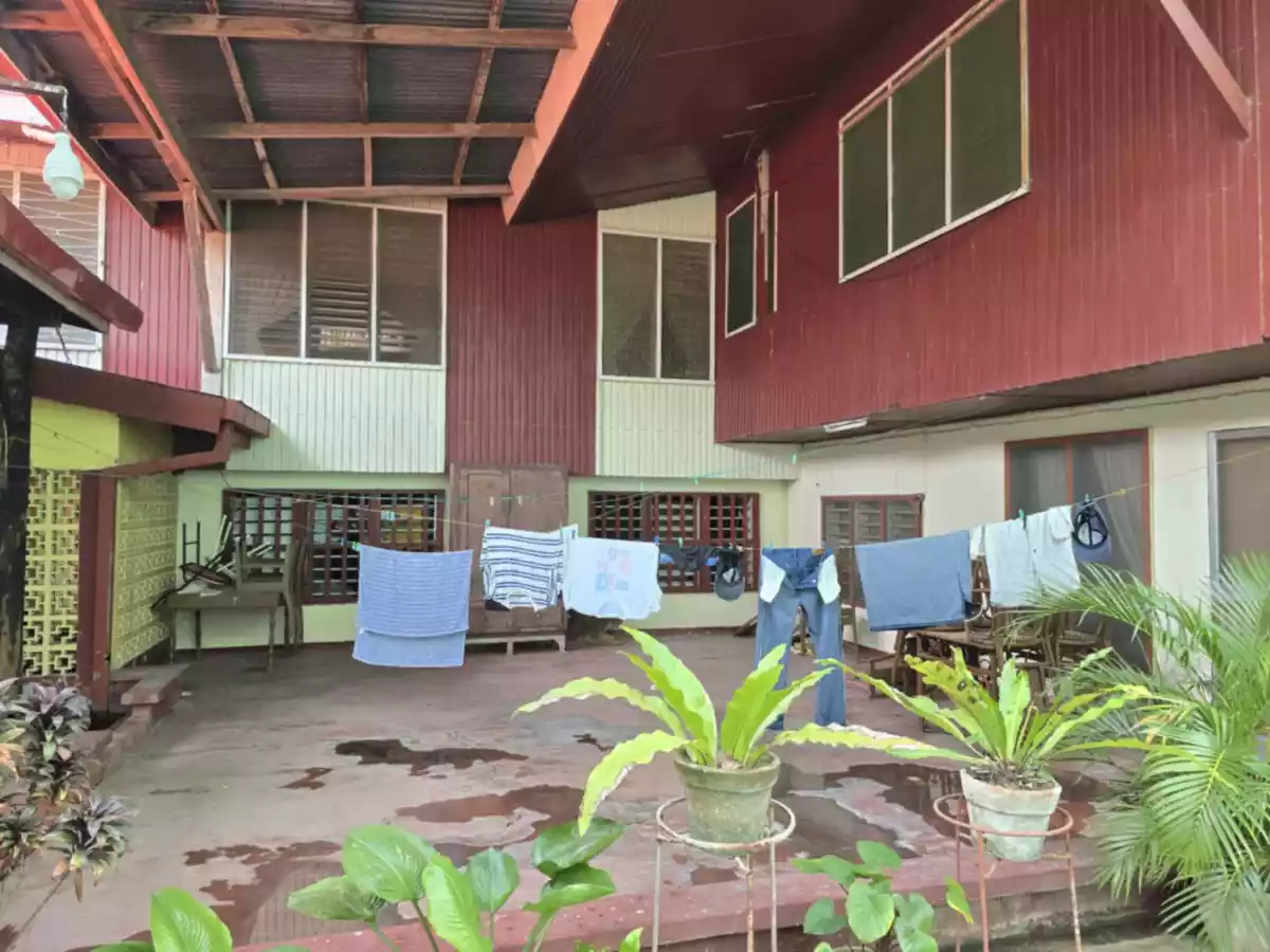 2 STOREY HOUSE AND LOT FOR SALE at CADIZ CITY!!