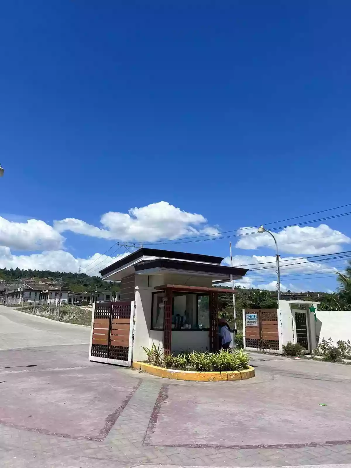 For Assume! Affordable Townhouse in Casa Mira South Naga — Townhouse in San Fernando, Cebu, Philippines — Photo 2