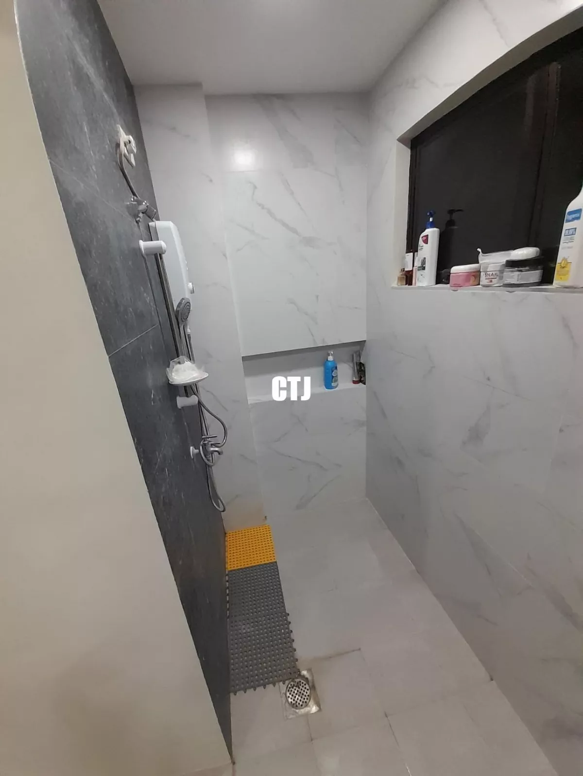 RUSH ASSUME / SALE RARE CORNER HOUSE AND LOT IN TALAMBAN CEBU CITY — House and Lot in Upper Bacayan, Cebu City, Cebu — Photo 7