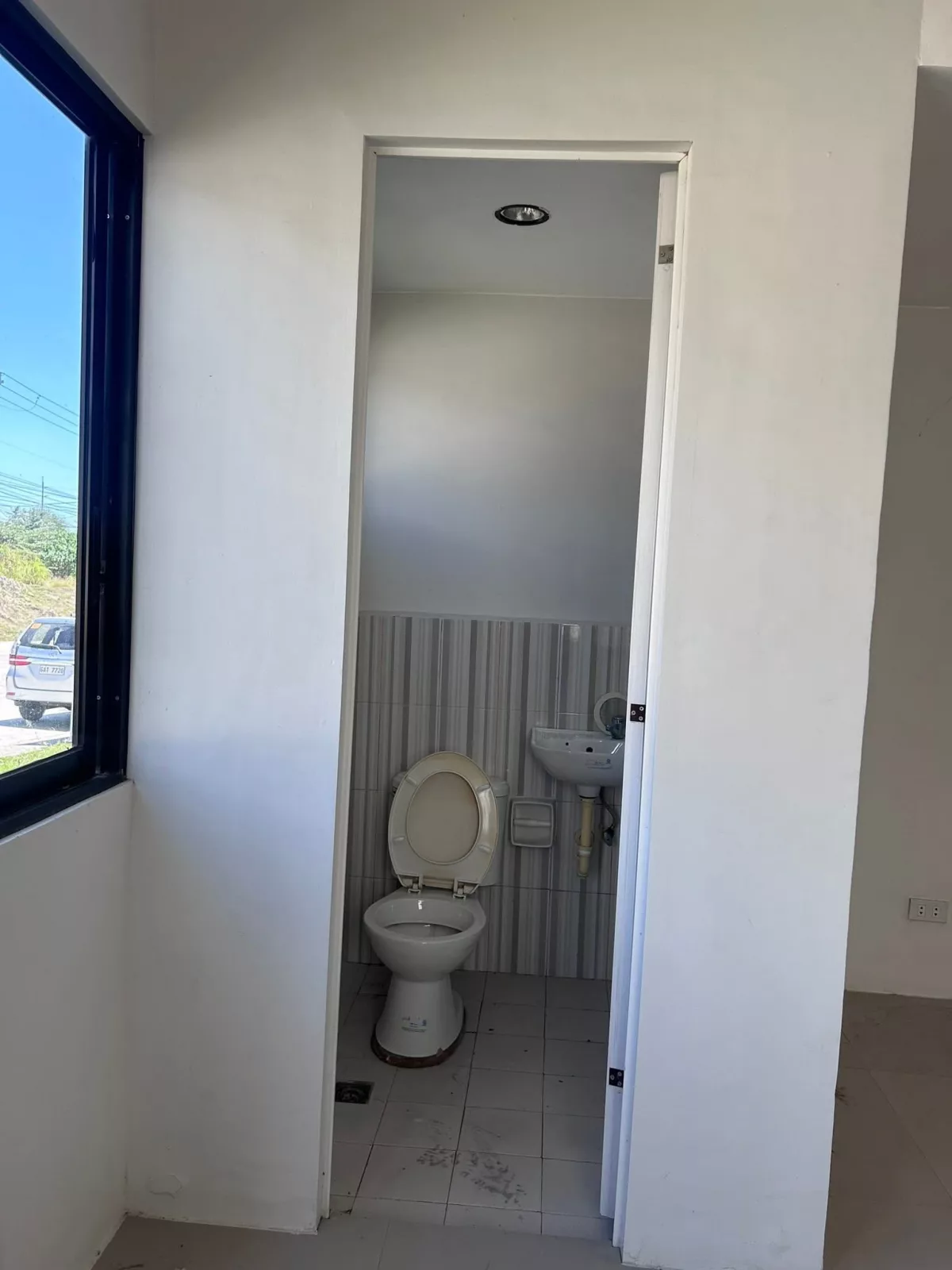 For Assume! Affordable Townhouse in Casa Mira South Naga — Townhouse in San Fernando, Cebu, Philippines — Photo 5