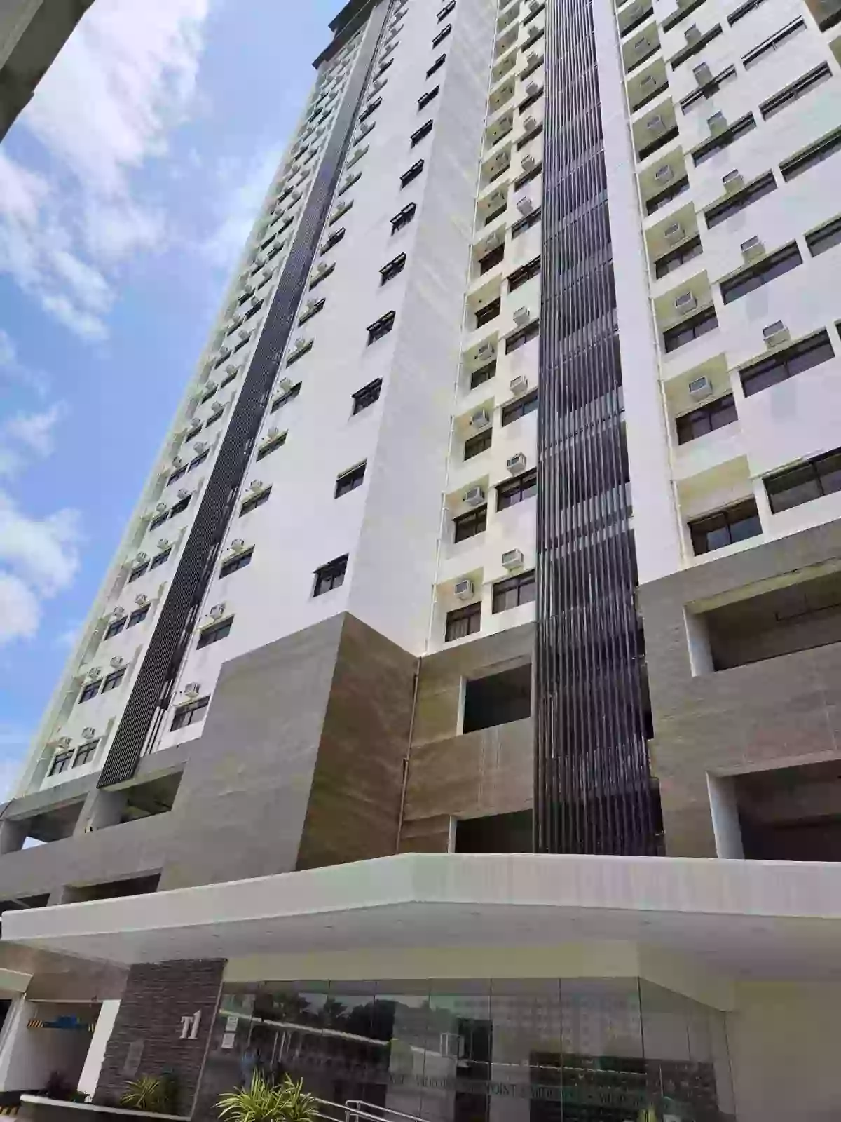 Open photo 17 of 17 — FOR SALE 2BEDROOM UNIT AT MIDPOINT RESIDENCES with Parking 