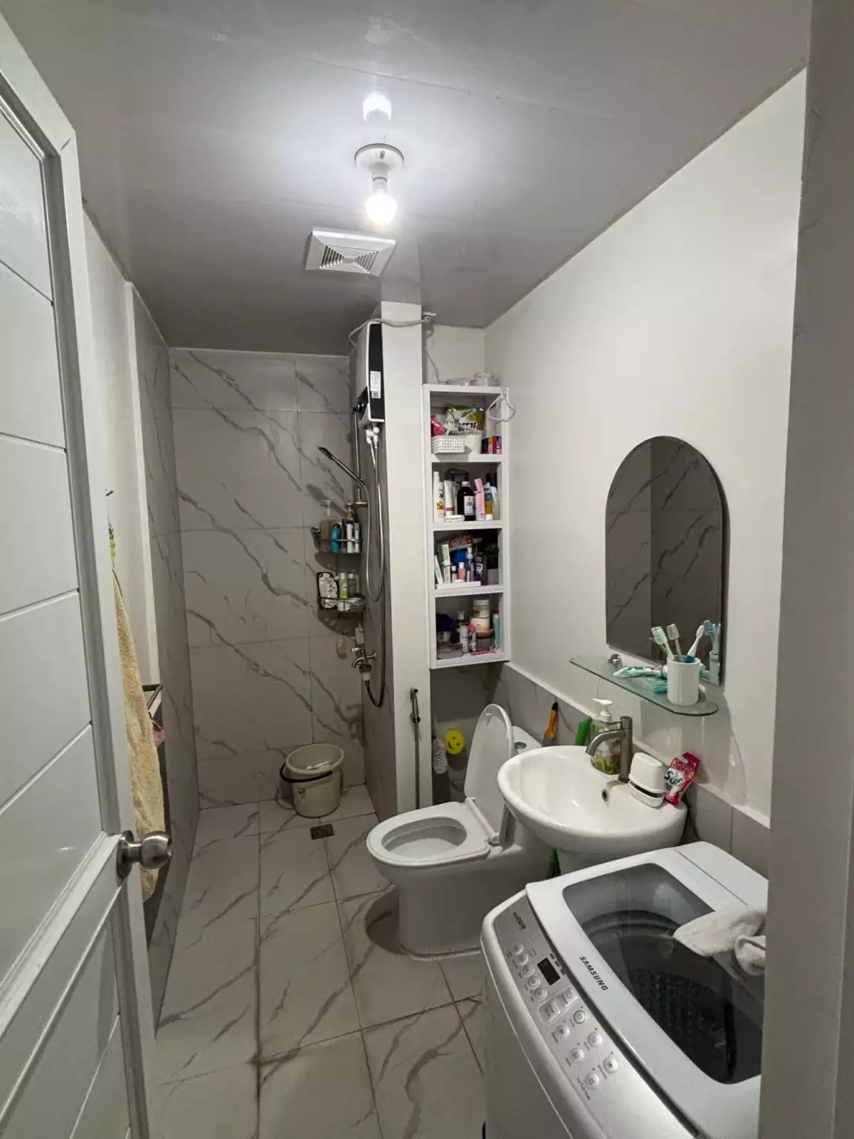 DECA SENTRIO 2BR with Balcony (semi/fully-furnished) — 2 Bedrooms in Blumentritt Street, Naga, Camarines Sur — Photo 4
