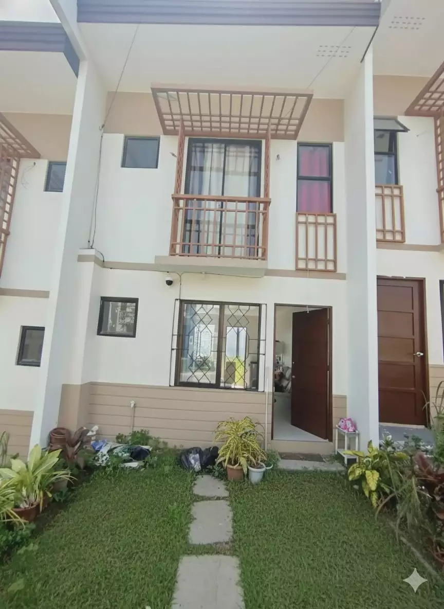 CASA MIRA NAGA TOWNHOUSE — House and Lot in lt 6 casa mira naga — Photo 4