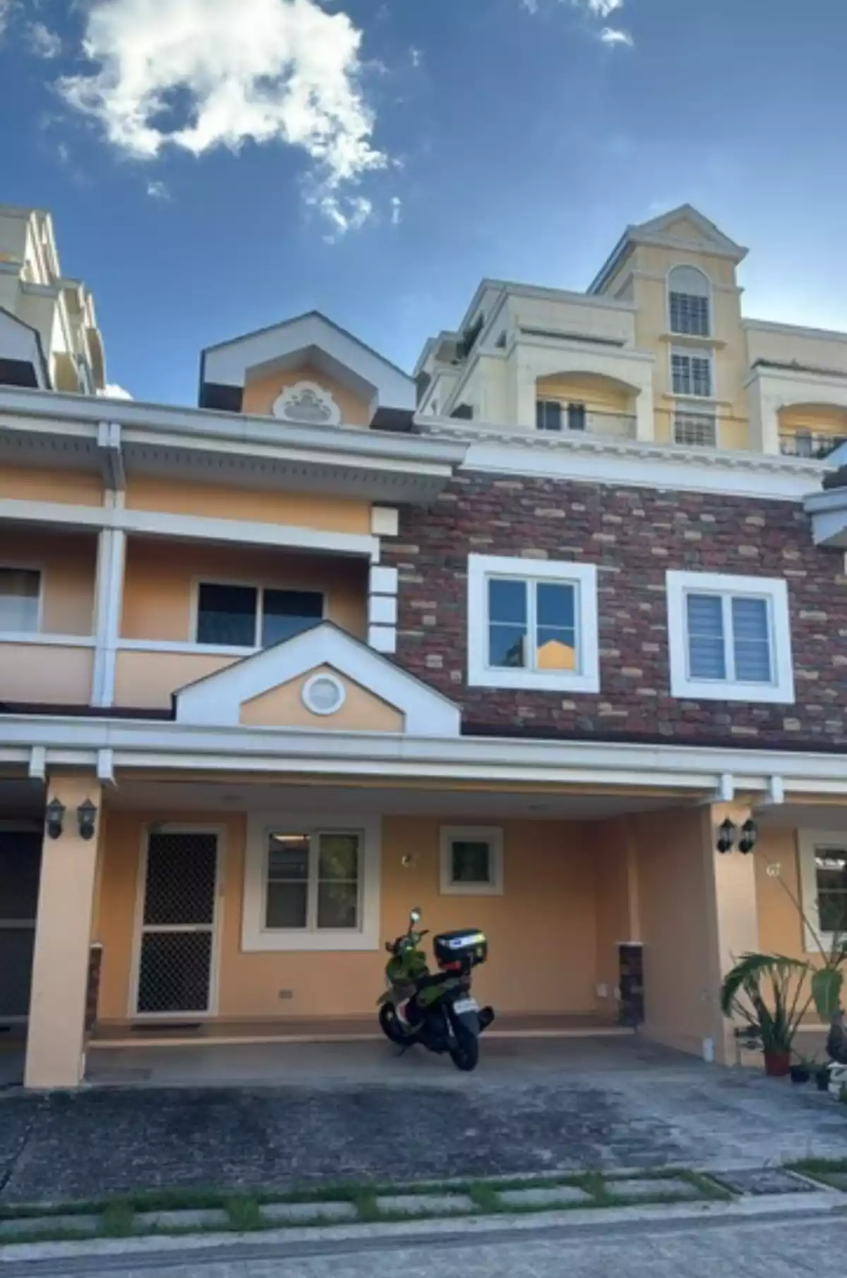 Townhouse For Sale in Guadalupe Cebu City — Townhouse in Gervacio Quijada Street, Cebu City, Cebu — Photo 4