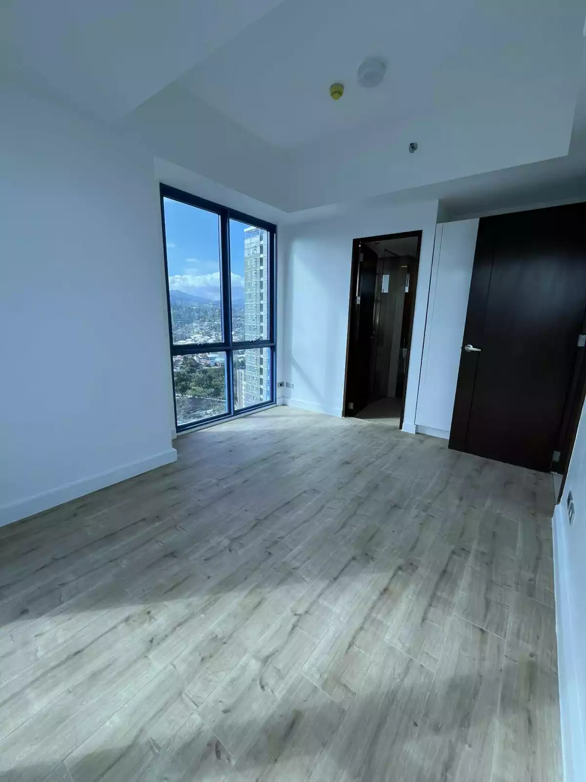 FOR SALE 1 BR PREMIUM CORNER UNIT WITH PARKING AND BALCONY IN 38TH PARK AVENUE — 1 Bedroom in Apas, Cebu City, Cebu — Photo 4