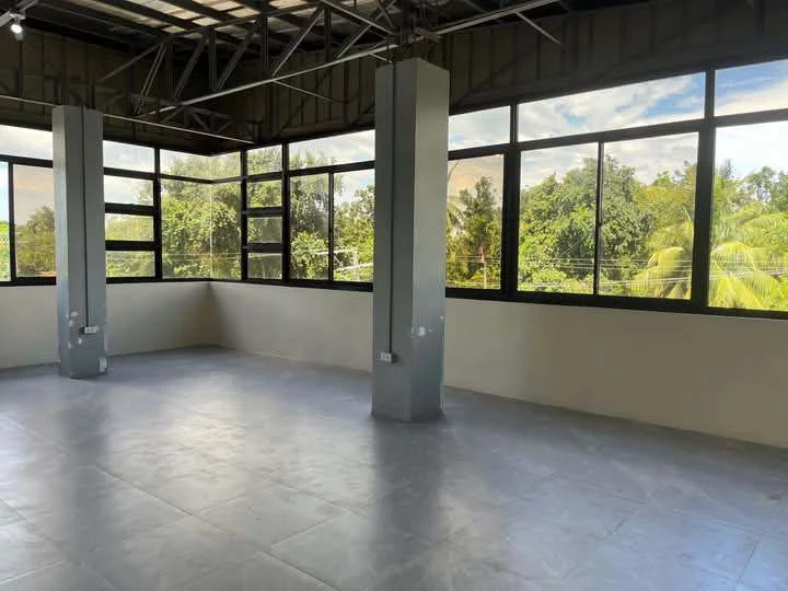 Commercial Spaces Bago City — Office in Mabini street, Poblacion, Bago City — Photo 5