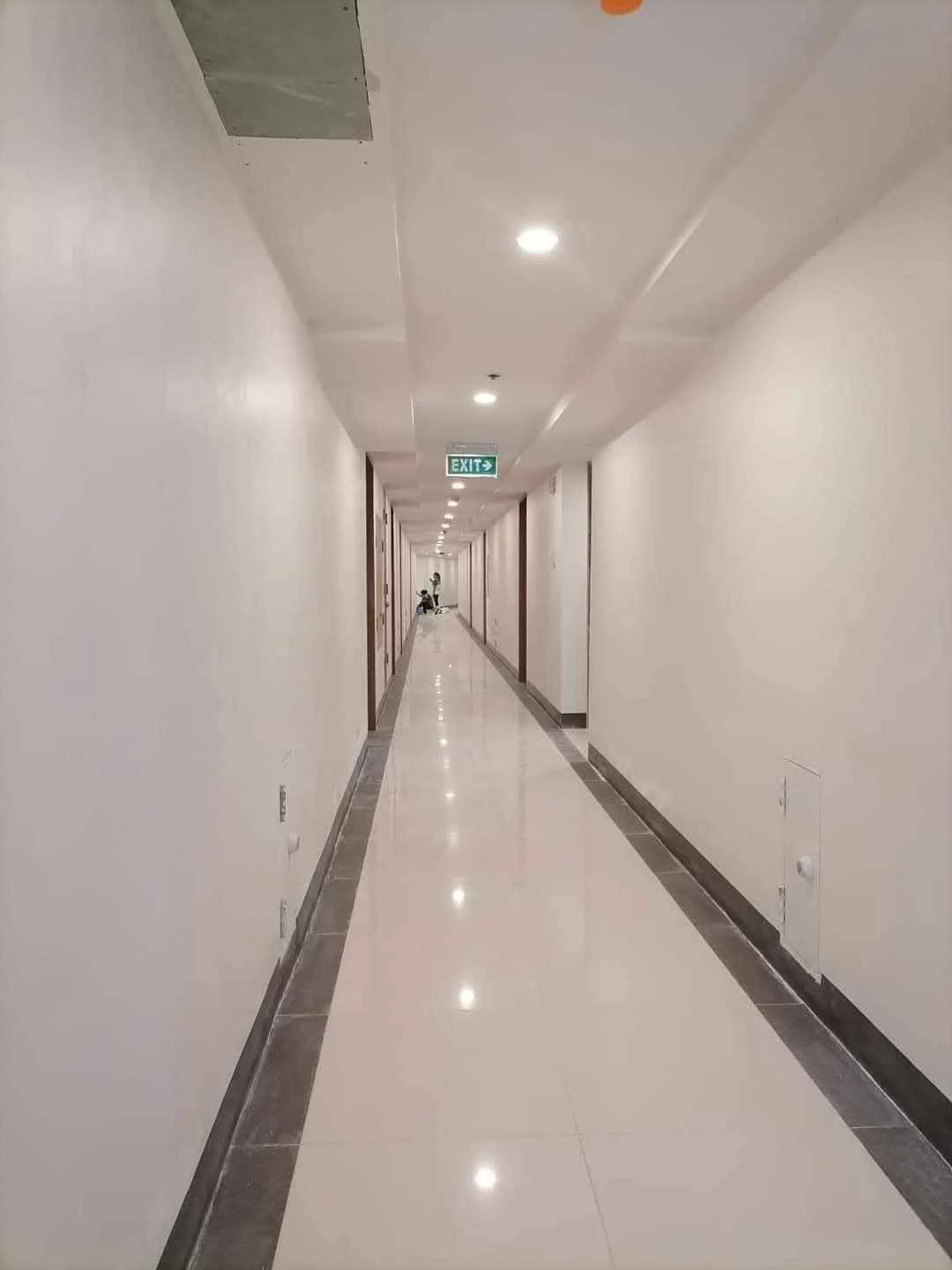 Open photo 11 of 15 — 2 Bedroom Condo- Taft East Gate