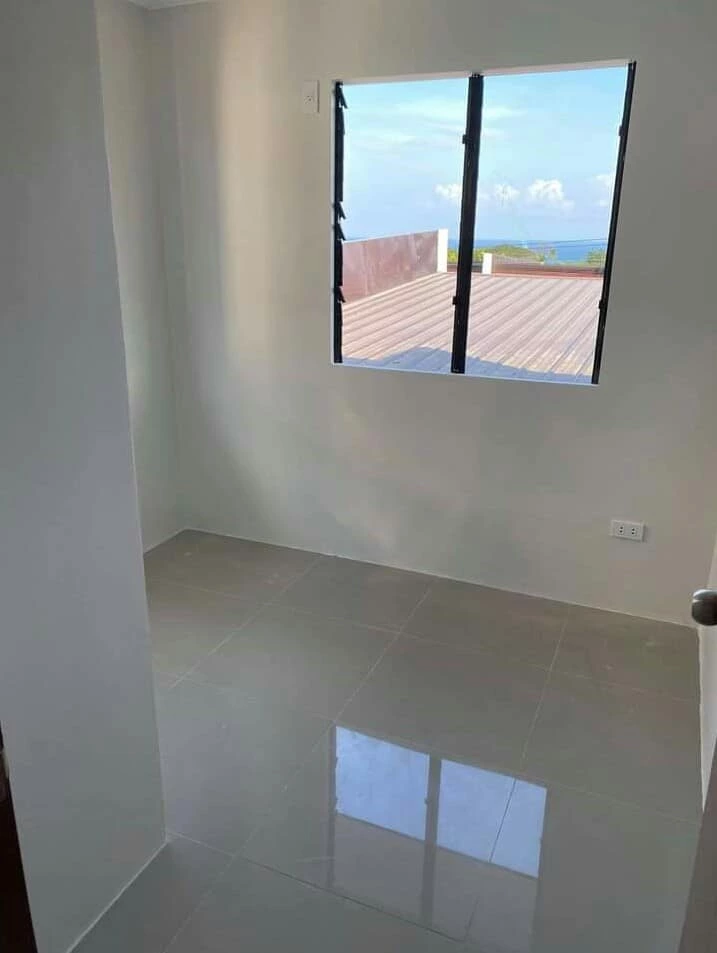 Townhouse for Assume — House and Lot in City of Naga, Cebu, Philippines — Photo 4