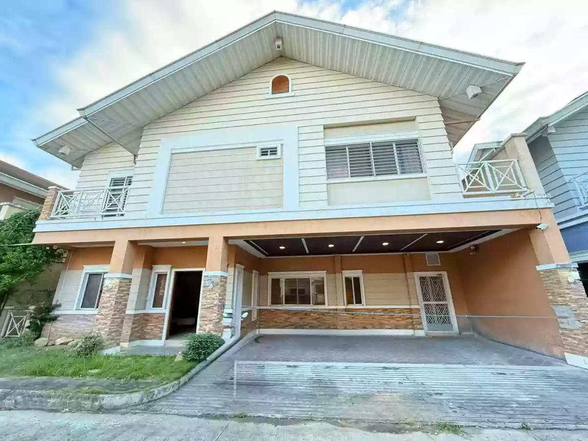 House For Sale near Paseo Arcenas Banawa