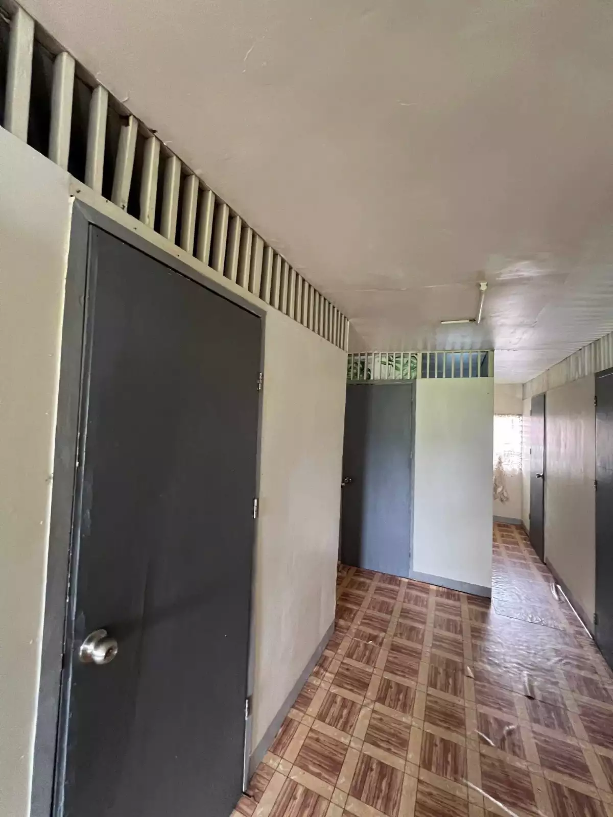Boarding House for Sale with Commercial space — Boarding House in Mainit, Surigao del Norte, Philippines — Photo 5