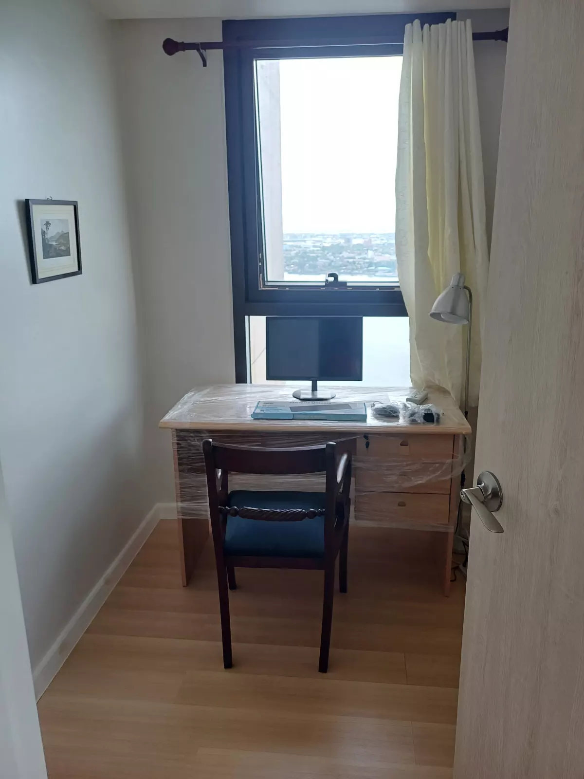 1BR PLUS W/PARKING CORNER AREA MANDANI BAY SUITES T2 FOR SALE  PHP 10.5M — 1 Bedroom in F.E. Zuellig Avenue, Mandaue City, Philippines — Photo 2