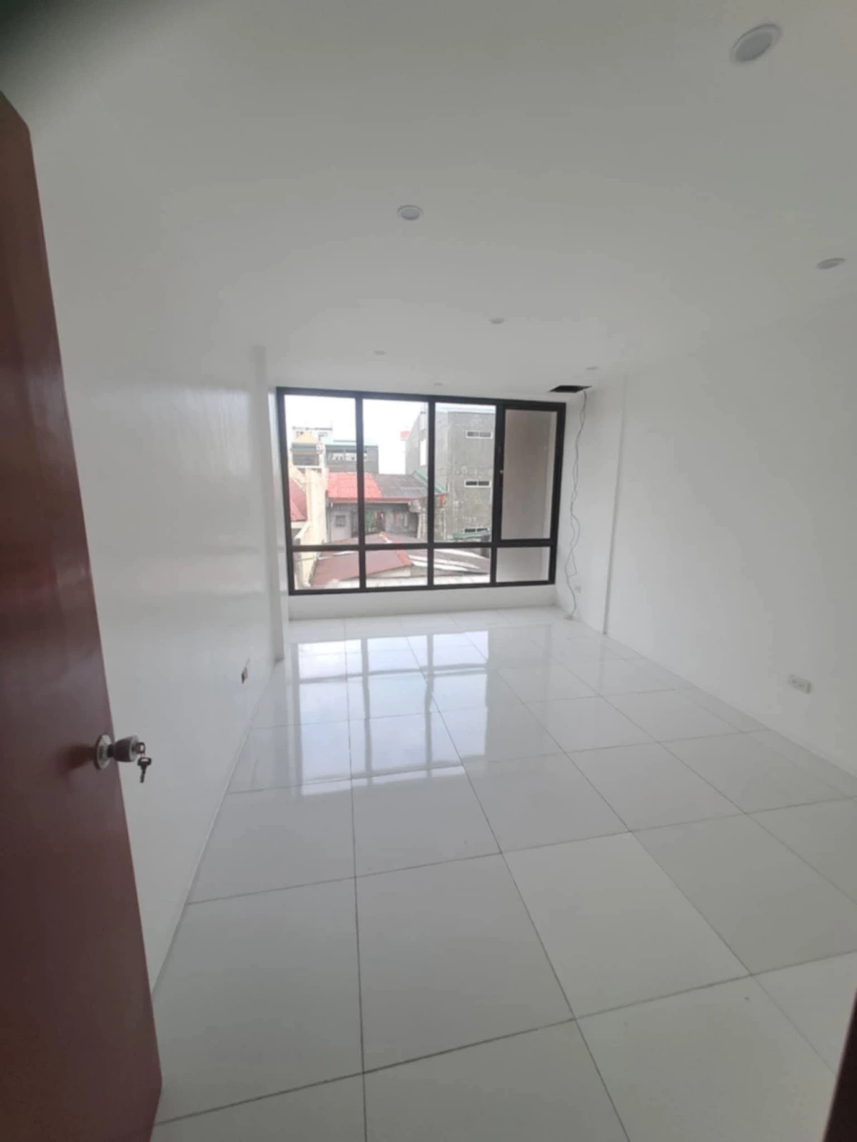 BRANDNEW THREE STOREY TOWNHOUSE FOR SALE NEAR UST WITH TWO CAR GARAGE — Beach House / Resort in Sampaloc, Manila, Metro Manila — Photo 5