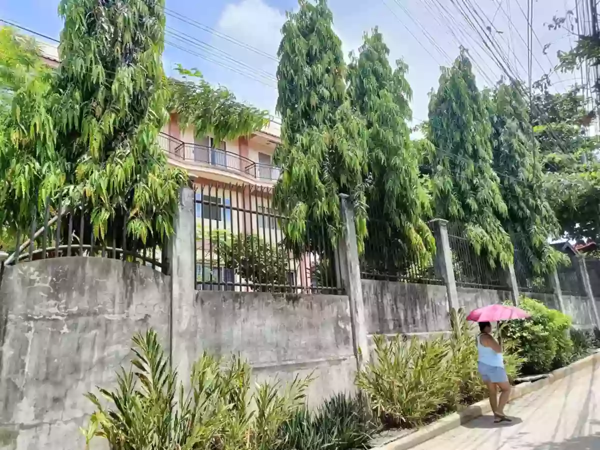 Open photo 16 of 33 — 3 STOREY BUILDING WITH ROOF TOP AND  5 APARTMENT UNITS FOR SALE